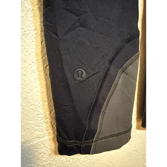 Preowned, Lululemon Throwback Inspire High-Rise Crop 21" gray/black, size 4 - Picture 4 of 4